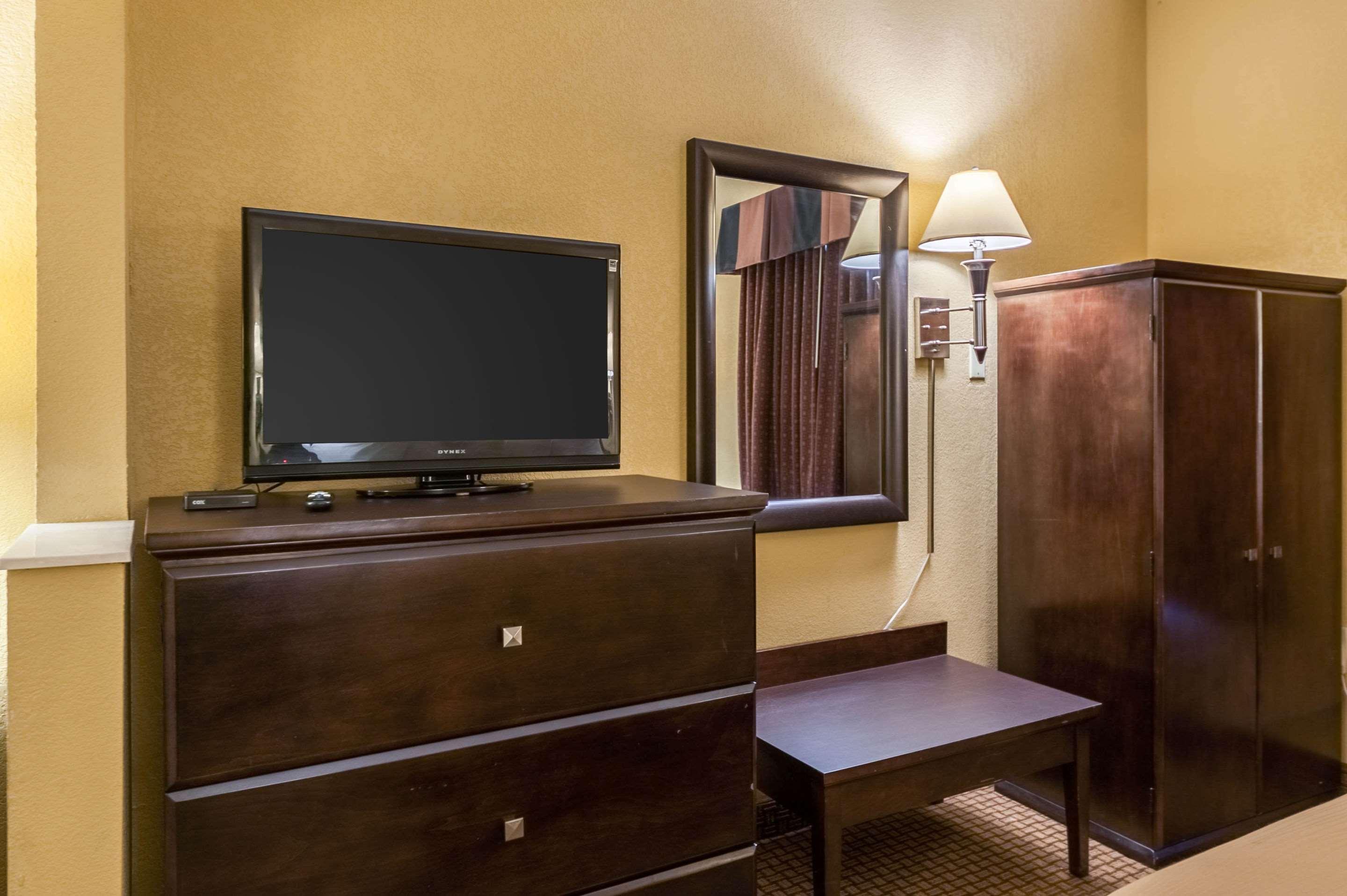 Quality Inn & Suites Lafayette Exteriör bild