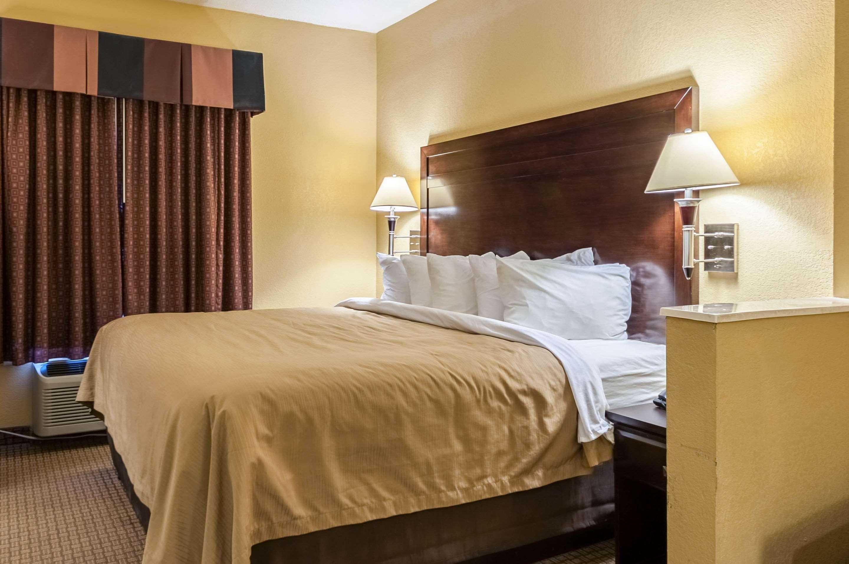 Quality Inn & Suites Lafayette Exteriör bild