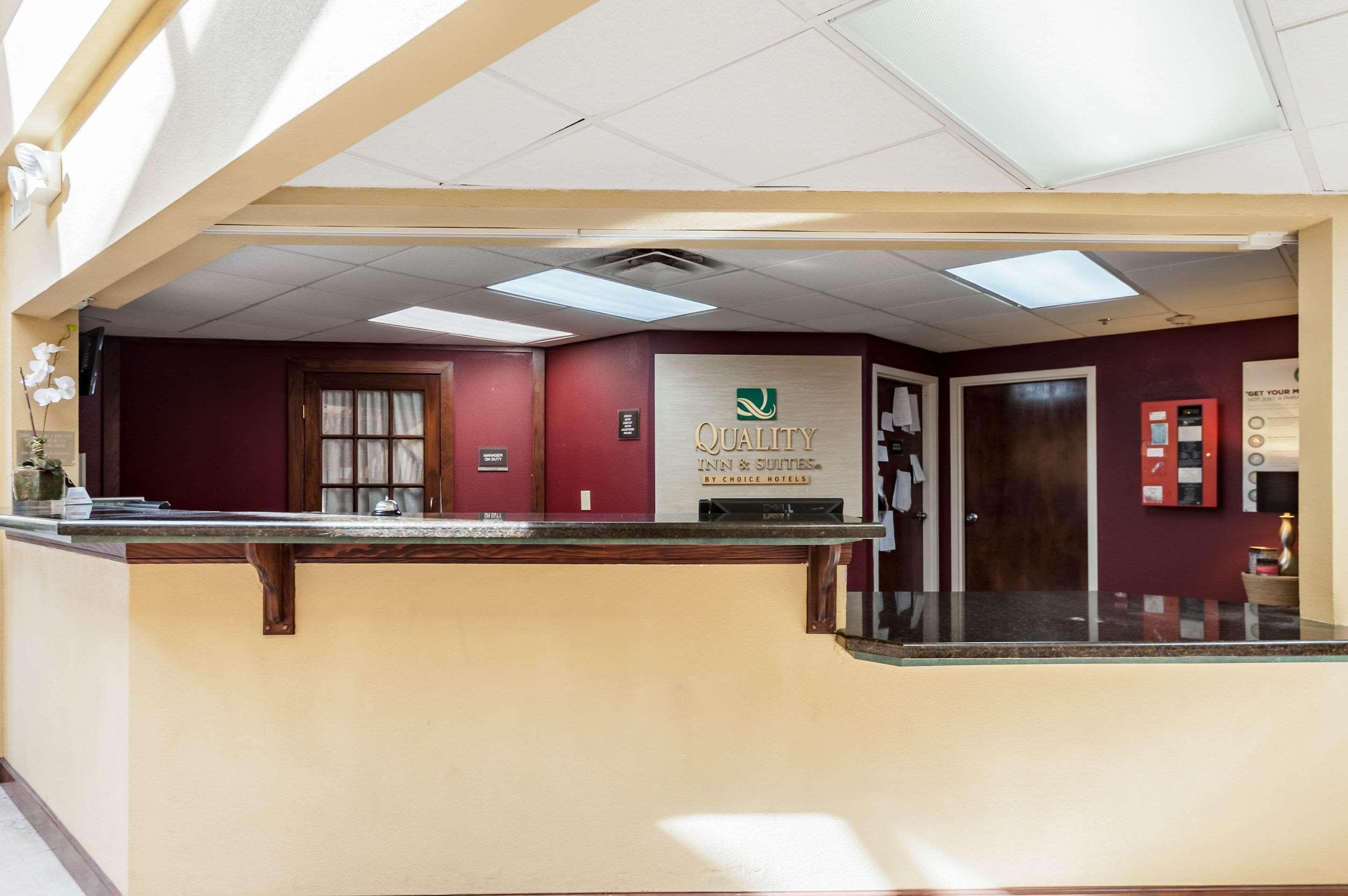 Quality Inn & Suites Lafayette Exteriör bild
