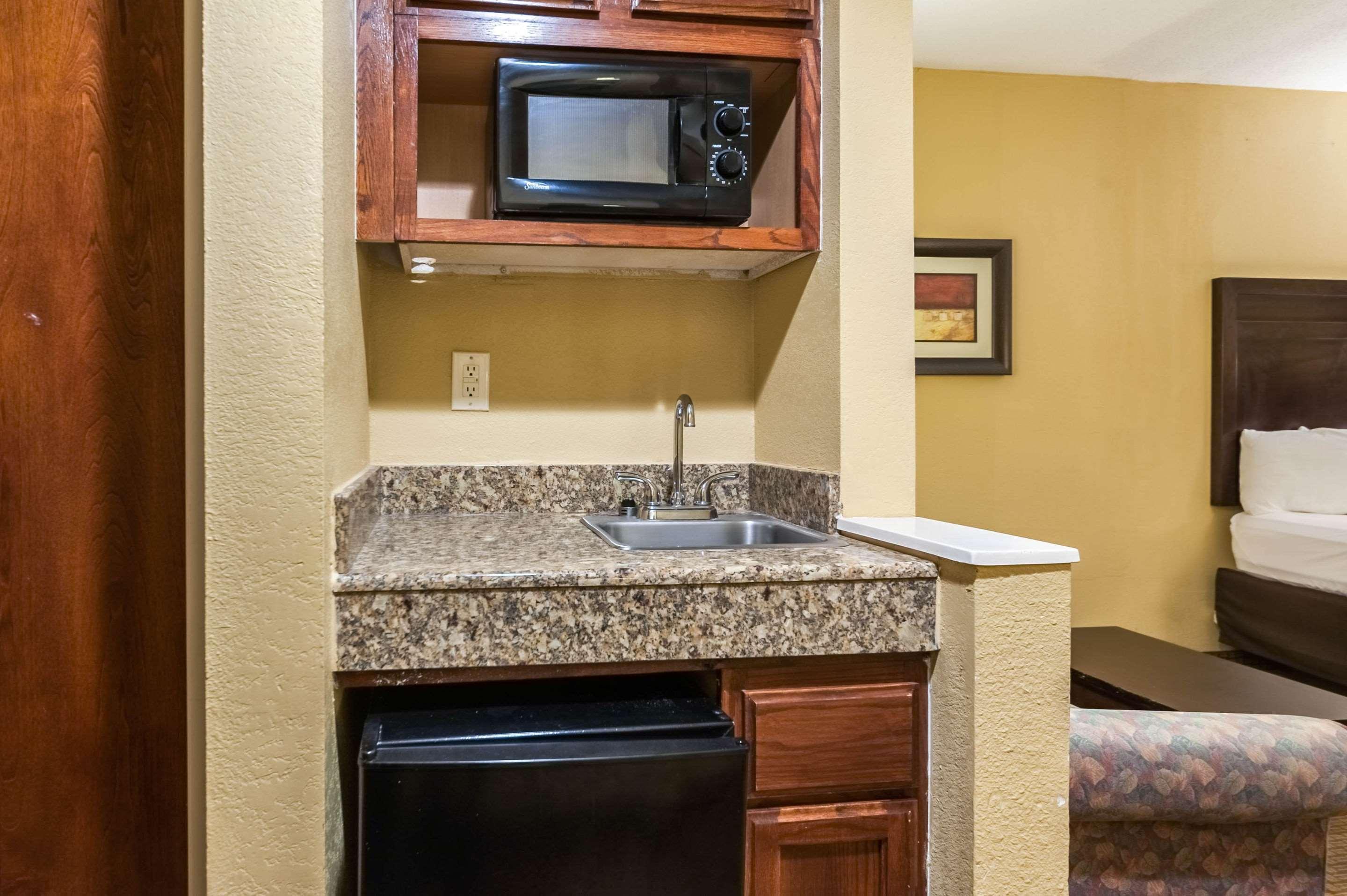 Quality Inn & Suites Lafayette Exteriör bild
