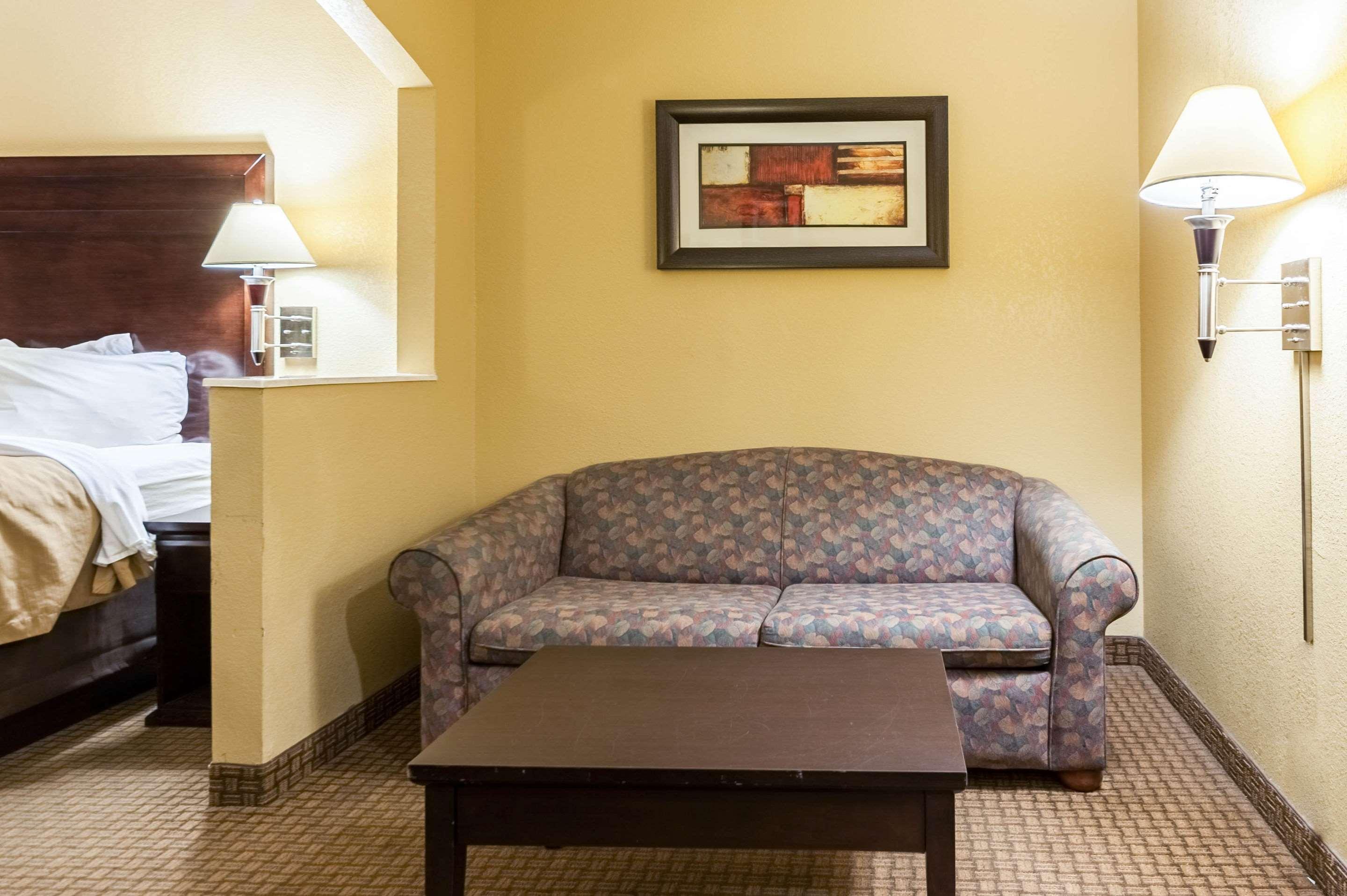 Quality Inn & Suites Lafayette Exteriör bild