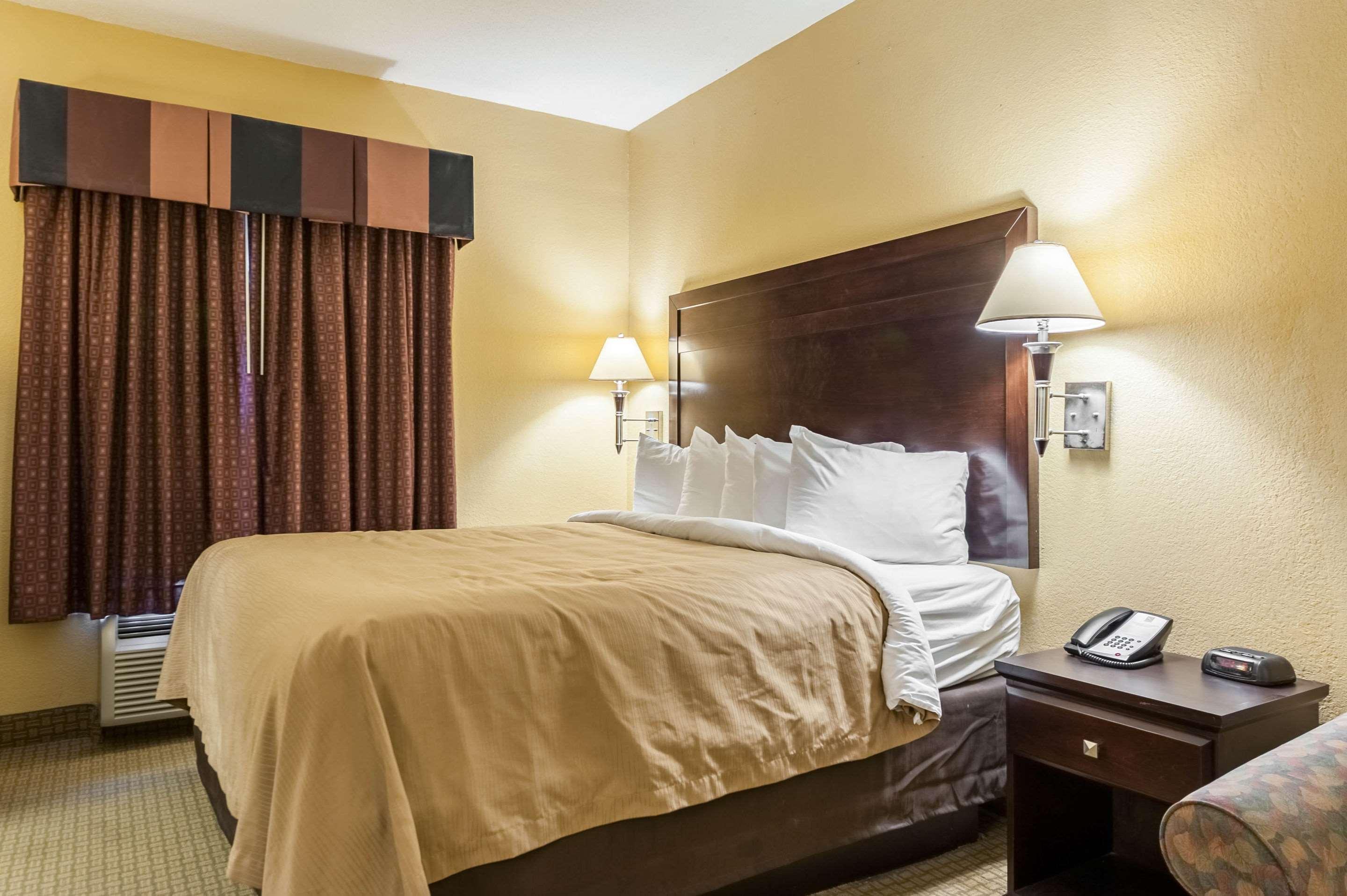 Quality Inn & Suites Lafayette Exteriör bild
