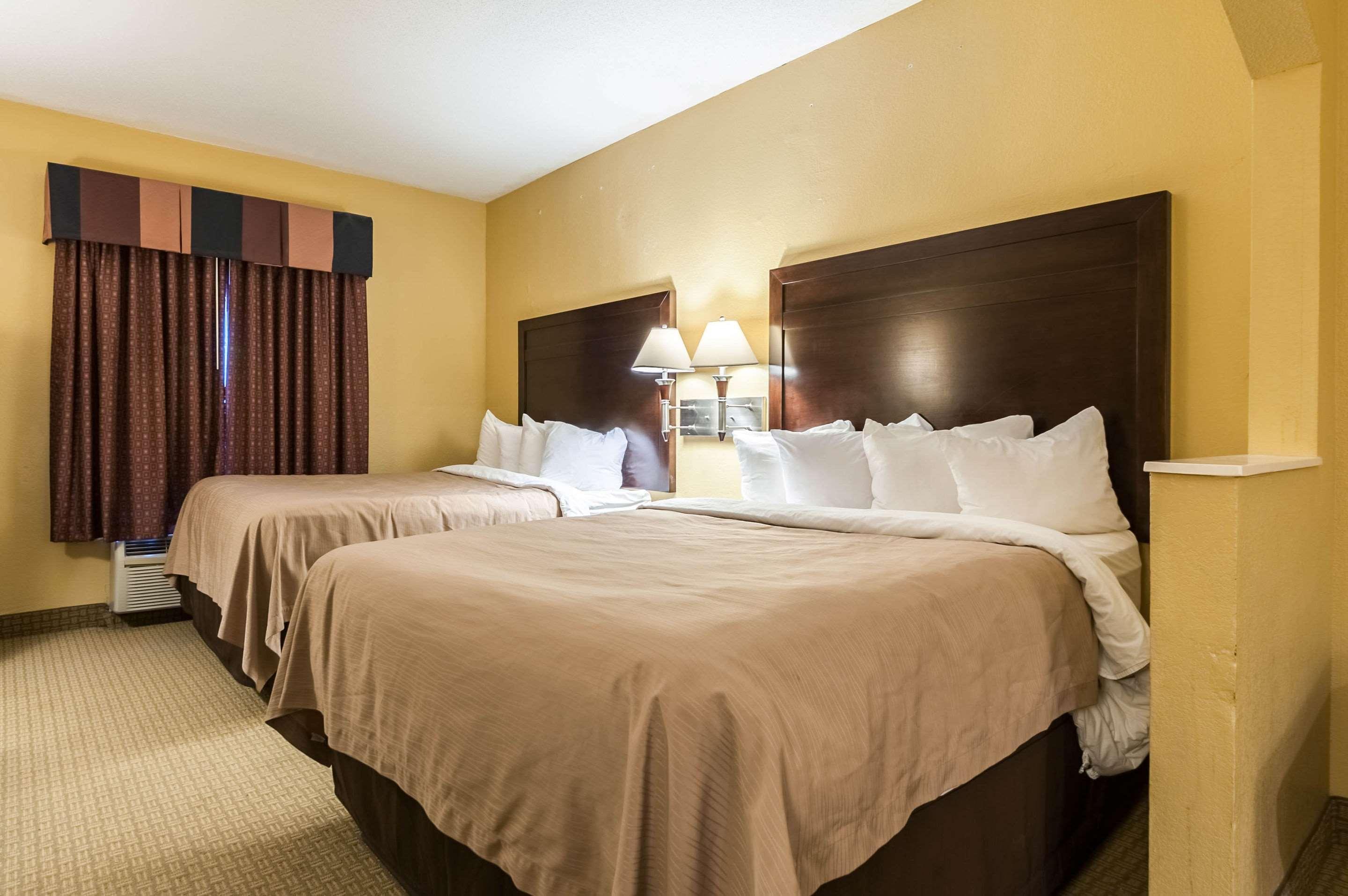 Quality Inn & Suites Lafayette Exteriör bild