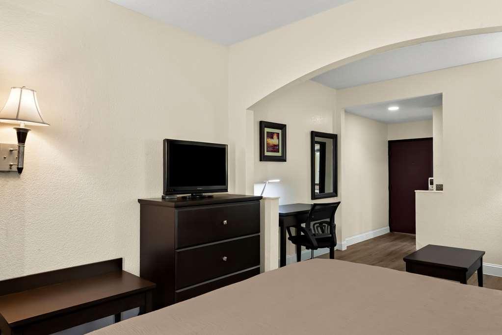 Quality Inn & Suites Lafayette Rum bild
